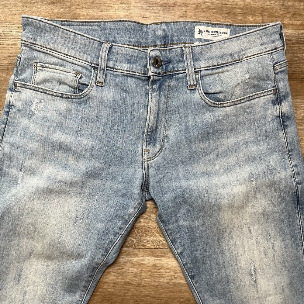 Light Wash Men’s Jeans - Classic Casual Denim